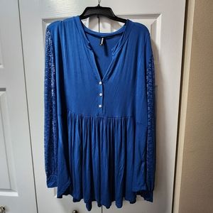 Size 2XL Allegrace blue blouse with sheer lace sleeves.